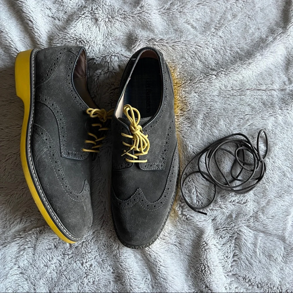 G.H. Bass & Co. Wingtip Oxford (suede; 9.5) - Picture 1 of 5